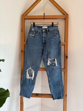 Abercrombie & Fitch High Rise Mom Jeans